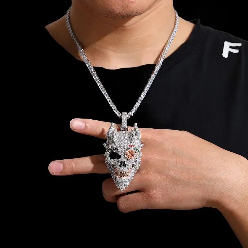 GRABBER Dripping Diamond Pendant Necklace - Stellar Sparque