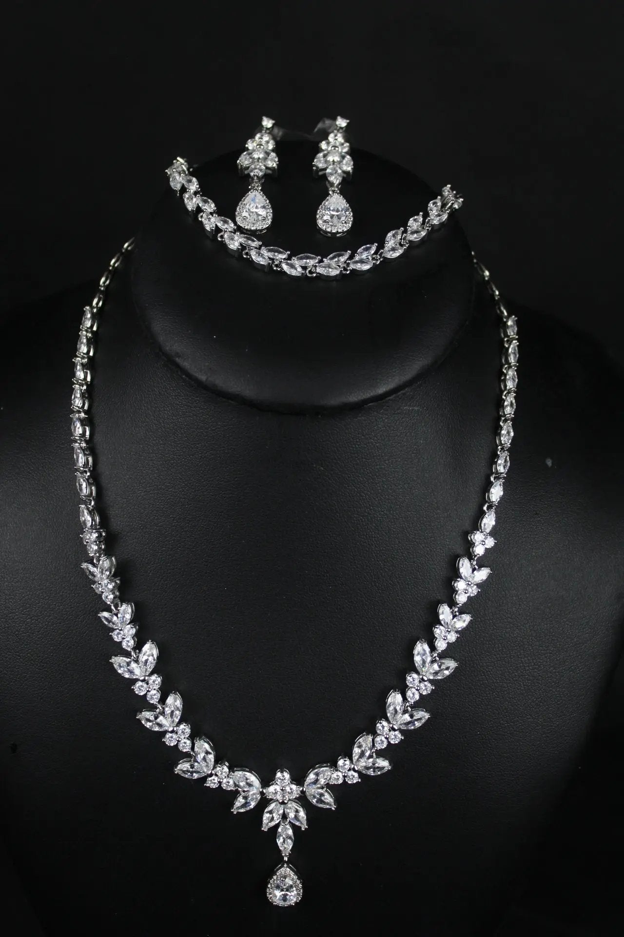 QUIET LUXURY 3 Pieces Set - Stellar Sparque