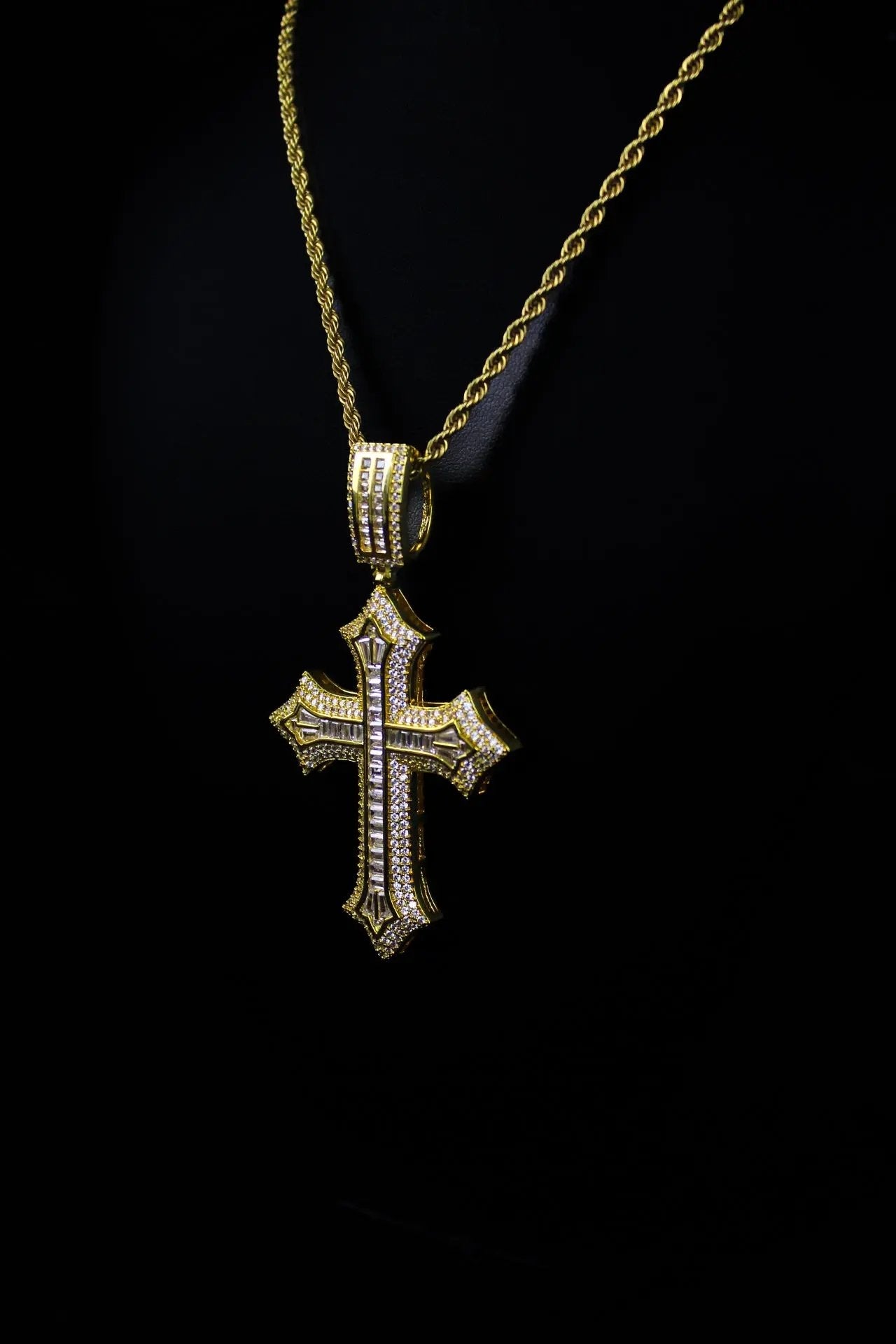 STRENGTH Cross Pendant Necklace - Stellar Sparque